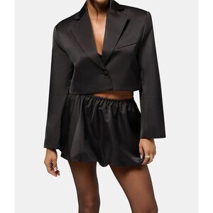 NWT WeWoreWhat Cropped Satin Blazer Size Small
MSRP $168